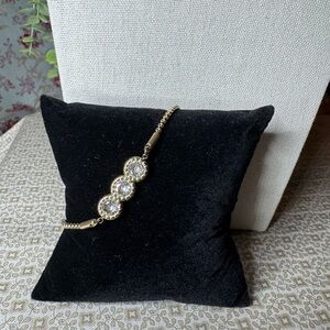 Elegant Gold Bracelet with Crystal Accents